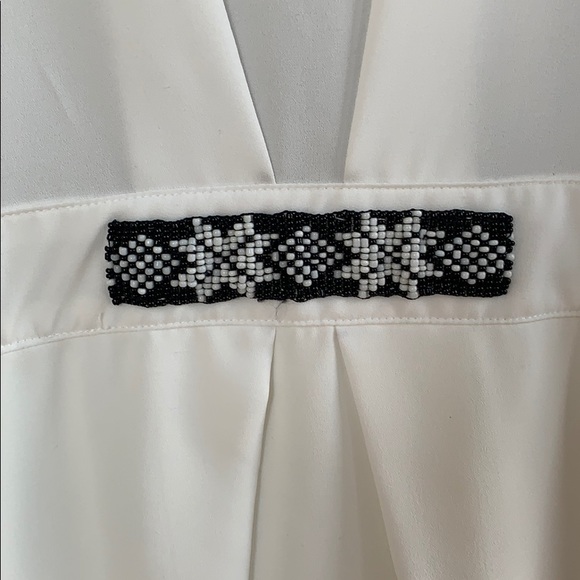 White dress with beaded detail - Picture 3 of 4